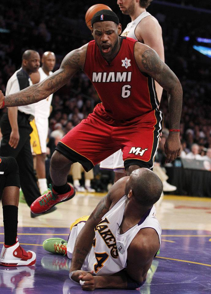 如果2009年詹姆斯总决赛对阵科比！骑士会横扫湖人夺冠吗？